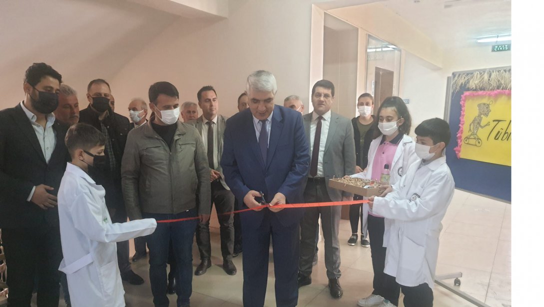 Aliya İzzetbegoviç Ortaokulu Tübitak 4006 Bilim Fuarı Yapıldı