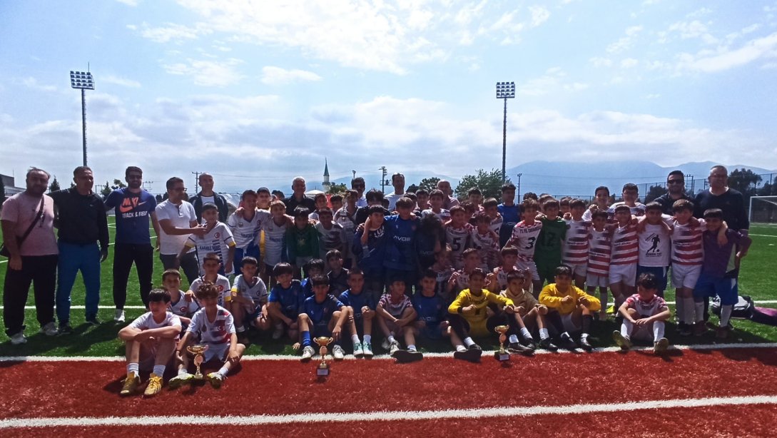 Okul Sporları Küçük Erkekler Futbol Turnuvası İlçe Finali Yapıldı