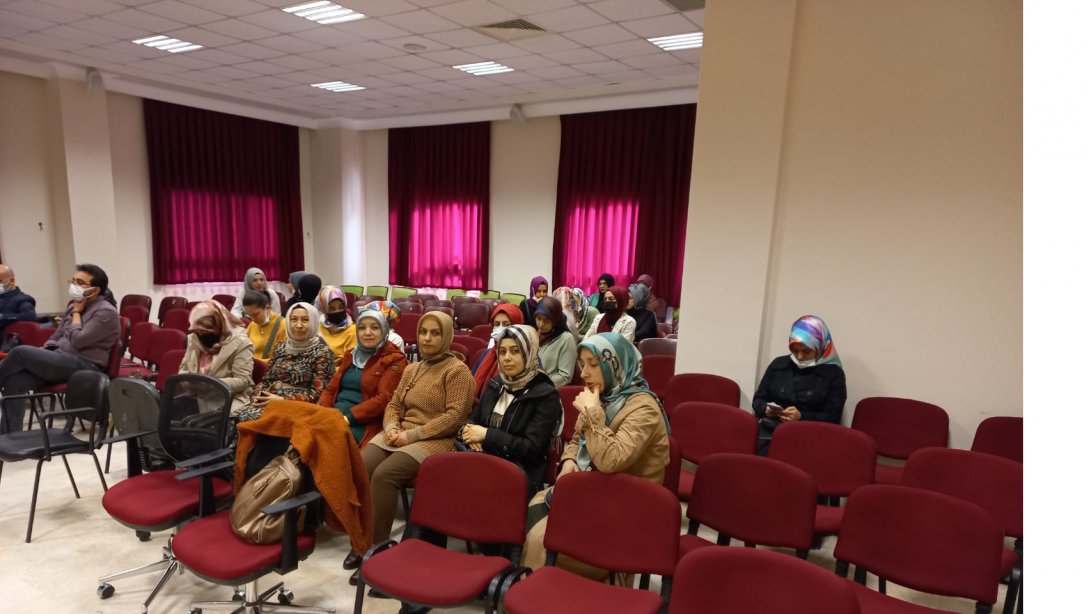 İlçemizde Din Kültürü ve Ahlak Bilgisi Öğretmen Gelişimi Programı (DÖGEP) Kapsamında, Nisan-Mayıs  Ayı DÖGEP Toplantısı yapıldı.